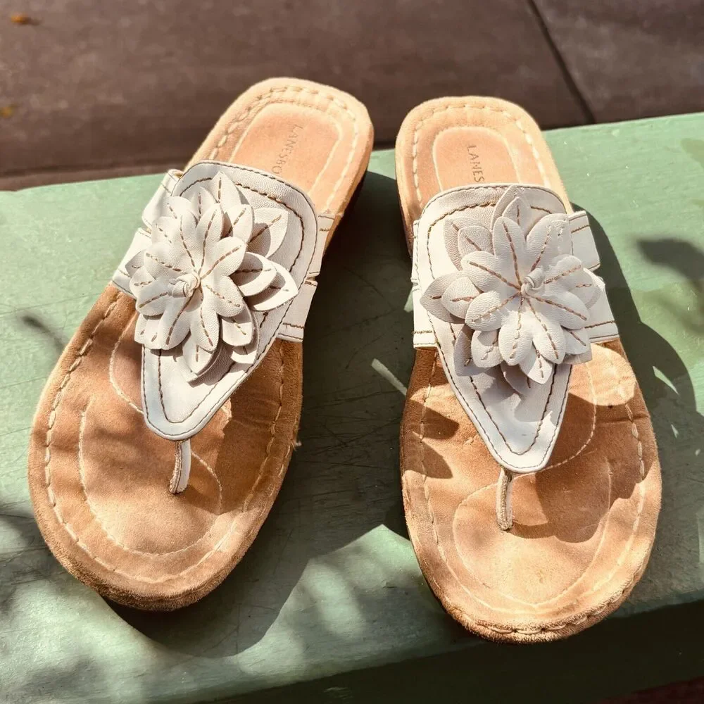 Lanesboro 'Cora' Thong Sandals Sz 8.5 White Flower Slip-On